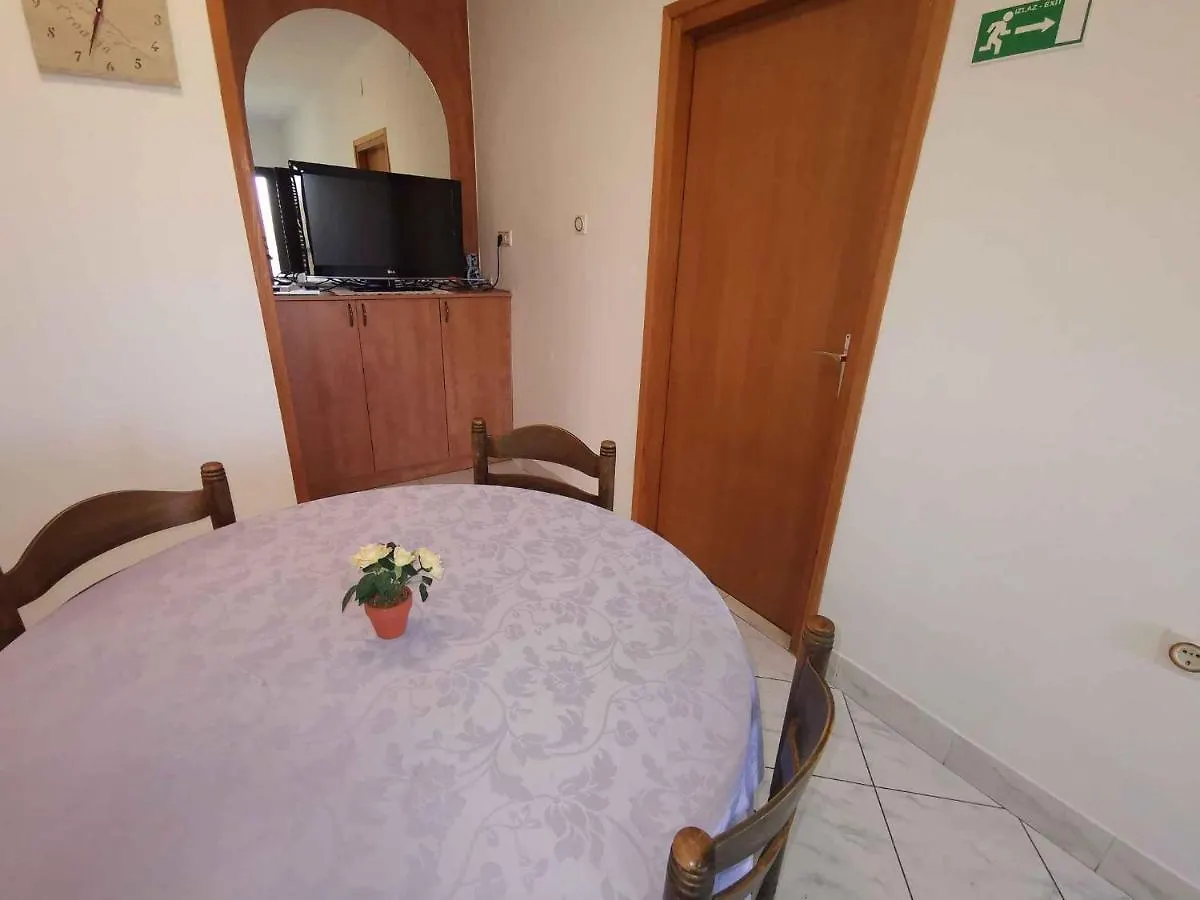 Apartment In Crikvenica 40977