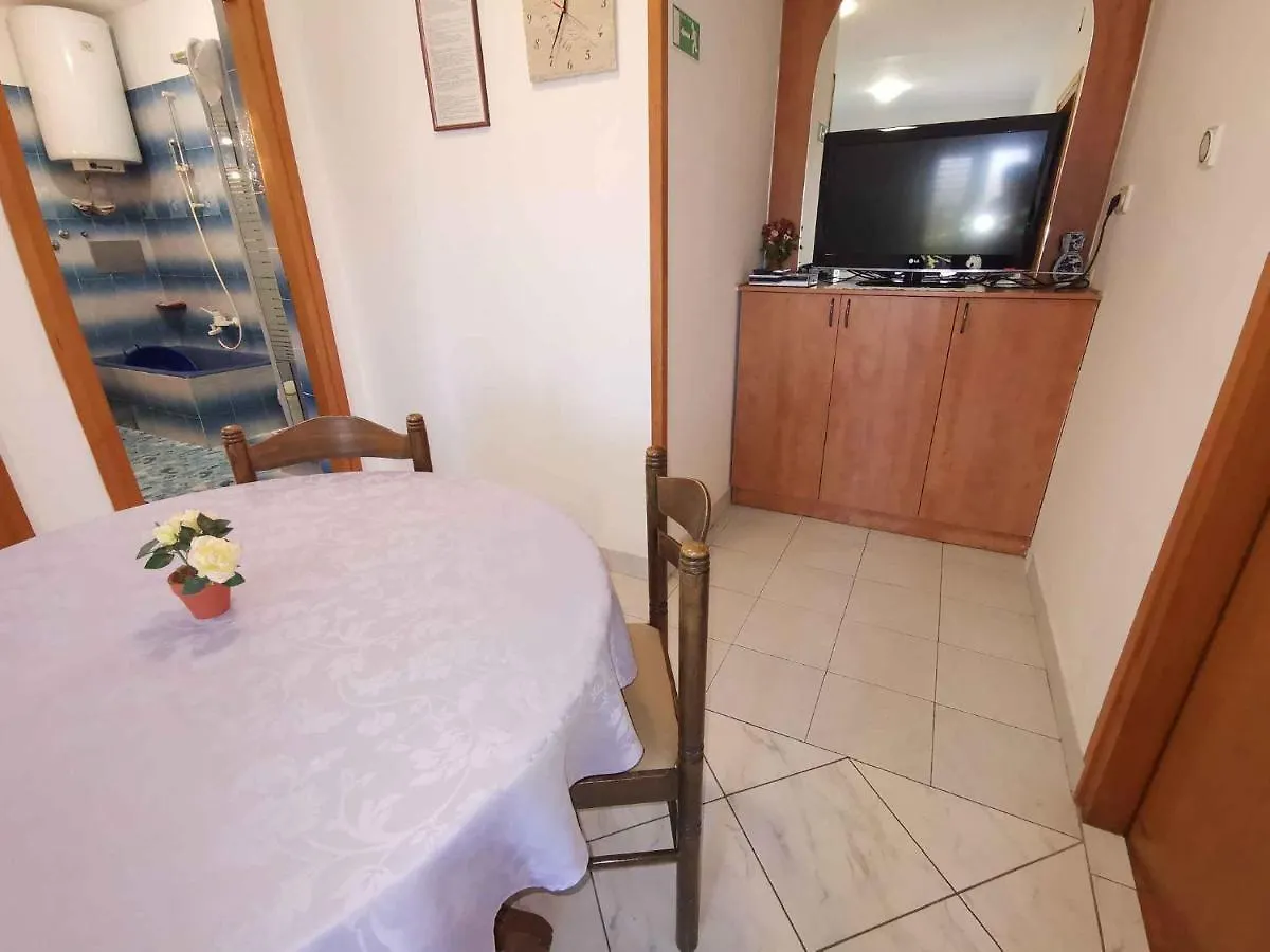 Apartment In Crikvenica 40977